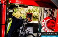 Feuer & Flamme – Innovative Halterungssysteme für Feuerwehr Leitwarten