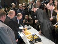 Die Bundesbank untersucht das heimgereiste Bundesbankgold mit dem DELTA Röntgenfluoreszenz-Analysegerät von Olympus