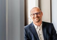 macmon secure "schnürt Päckchen" für die Weihnachtszeit. Neue Hardware Appliances und Produkt-Packages für SMBs