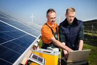 Vorgaben zur Netzintegration: Solarpraxis bietet Steuerungstechnik zur kostengünstigen Kraftwerksregelung von großen PV-Anlagen