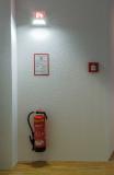 Feuerlöscher ins rechte Licht rücken