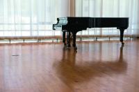 Helle Räume, variable Akustik, Mehrzwecknutzung - Akustikvorhänge für das Clark Music Center