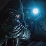 Zuhause während eines Einbruchs: Was tun?