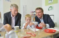 Politik besucht kleine Forscher im Abenteuerland Bingen