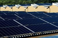 Vom Asbest- zum Sonnendach: SCHOTT Solar und Stadtwerke Mainz weihen erstes Projekt in Italien ein