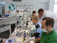 Endspurt 2014: Mit JADENT und MTC Aalen zur erfolgreichen Behandlung mit dem Dentalmikroskop