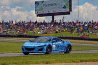 NSX Prototyp begeistert Fans auf der Rennstrecke