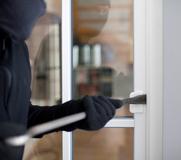 Mit REHAU Fenster- und Haustürprofilsystemen gut gerüstet gegen Einbruchsversuche