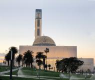 Un minaret conçu en Allemagne : A Alger, la troisième plus grande mosquée du monde ouvre ses portes, pour la première prière collective