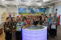 Schülerinnen und Schüler erleben HARTING Technologie zum Anfassen