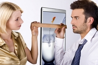 Bildschön, scharf und schlank: Sharp präsentiert neues LCD-TV Supermodel ab sofort im Handel