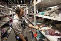 Modegigant Cassis verdoppelt Lagerproduktivität durch Sprachkommissionierung