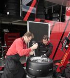 YOKOHAMA Rennservice-Truck im Dauereinsatz