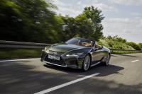 Klangharmonie im neuen Lexus LC Cabriolet (Kraftstoffverbrauch kombiniert 12,6 l/100 km; CO2-Emissionen kombiniert 288 g/km)