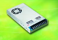 Flach, aber effizient und vielseitig: 320-Watt-Schaltnetzteil für industrielle Steuerungen und LED-Bildschirme