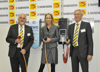 RWE startet mit ZVEH und Innungsbetrieben gemeinsamen Aufbau von Schnell-Ladestationen für Elektroautos