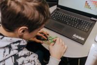 Fidget Spinner bauen und Apps programmieren: DISCOVER INDUSTRY machte in Haßmersheim Station