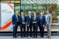Laschet lobt Chemiebranche als wichtigen Pfeiler der Wirtschaft in Nordrhein-Westfalen
