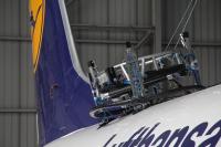 Flugzeug-Inspektion leicht gemacht: Mit "Morfi" und igus Lagertechnik sicher fliegen