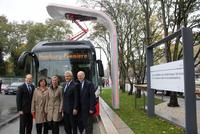 Elektro-Hybridbus mit Ladetechnik von Siemens in Hamburg vorgestellt