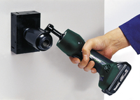 Mit drehbarem Kopf: die neue Akku-Handlochstanze LS 50 L FLEX von Greenlee