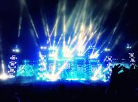 Lichtdesigner Jerry P. Appelt mit FALCON Scheinwerfern beim Livekonzert der Böhsen Onkelz