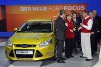 CeBIT: Bundeskanzlerin Merkel besucht Ford-Stand
