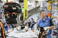 Leading automotive manufacturers optimise order-picking processes with Smart-Shelf from nextLAP
