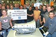 ZF produzierte zehnmillionstes Pkw-Automatgetriebe