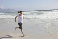 Neuer Gerolsteiner TV-Spot: deepblue networks lässt Andrea Petkovic am Strand trainieren