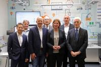 NRW-Bildungsministerin Yvonne Gebauer war zu Gast bei der Lucas-Nülle GmbH