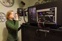 Lieferzahlen des hochwertigen Christie Solaria One Projektors an Kinobetreiber nehmen in 2013 weltweit enorm zu