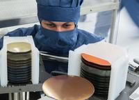 Osram stellt als erster Chiphersteller die Fertigung roter und gelber LED auf 6-Zoll-Wafer um