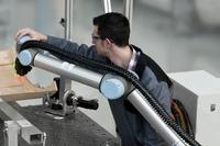 Lasergestütztes Assistenzsystem spart kostbare Facharbeiterzeit bei der Montage