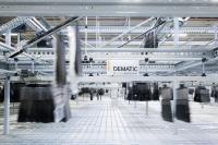 Innovation: Dematic optimiert Taschensortiersystem durch automatische Entladung
