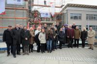Erweiterungsbau des Bezirksrathauses Ansbach feiert Richtfest