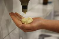 Abrasive Kosmetika prozesssicher abfüllen