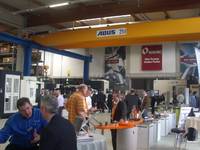 Praxisvorführung: Hilma-Römheld zeigt Turmspannsysteme und Automationstechnik auf Makino-Hausmesse "Mai Tec 2010"