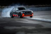 Audi quattro setzt Maßstäbe im Zeitalter der Elektromobilität