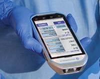 Handheld-PCs tracken Tablettenproduktion