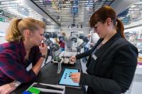Mobile Ausstellung zeigt Technikwelten zum Anfassen und Mitmachen