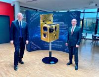 Staatsminister Aiwanger zu Besuch bei OHB in Bayern