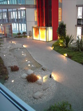 Com Computertraining and Services in neuen Büroräumen in modernem Feng Shui Komplex