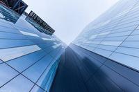 Start für neues BMBF-Forschungsprojekt: Transparente organische Photovoltaik-Glasfassade