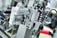Mini-Ventile im Blick: Pick-and-place trifft Bildverarbeitung
