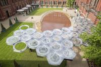 Polycarbonatplatten schützen Kunstinstallation im Victoria & Albert Museum