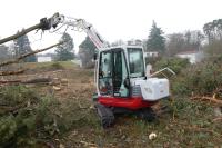 Takeuchi-Hybridbagger im Wasserschutzgebiet