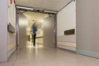 Drehtürantrieb Besam SW300 vereint Leistungsstärke & Design