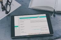 Sprengnetter-Kooperation: FLOWFACT integriert als erster Anbieter digitale Marktdaten-Reports