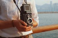 Die zweiäugige Legende lebt: die neue Rolleiflex Sofortbildkamera